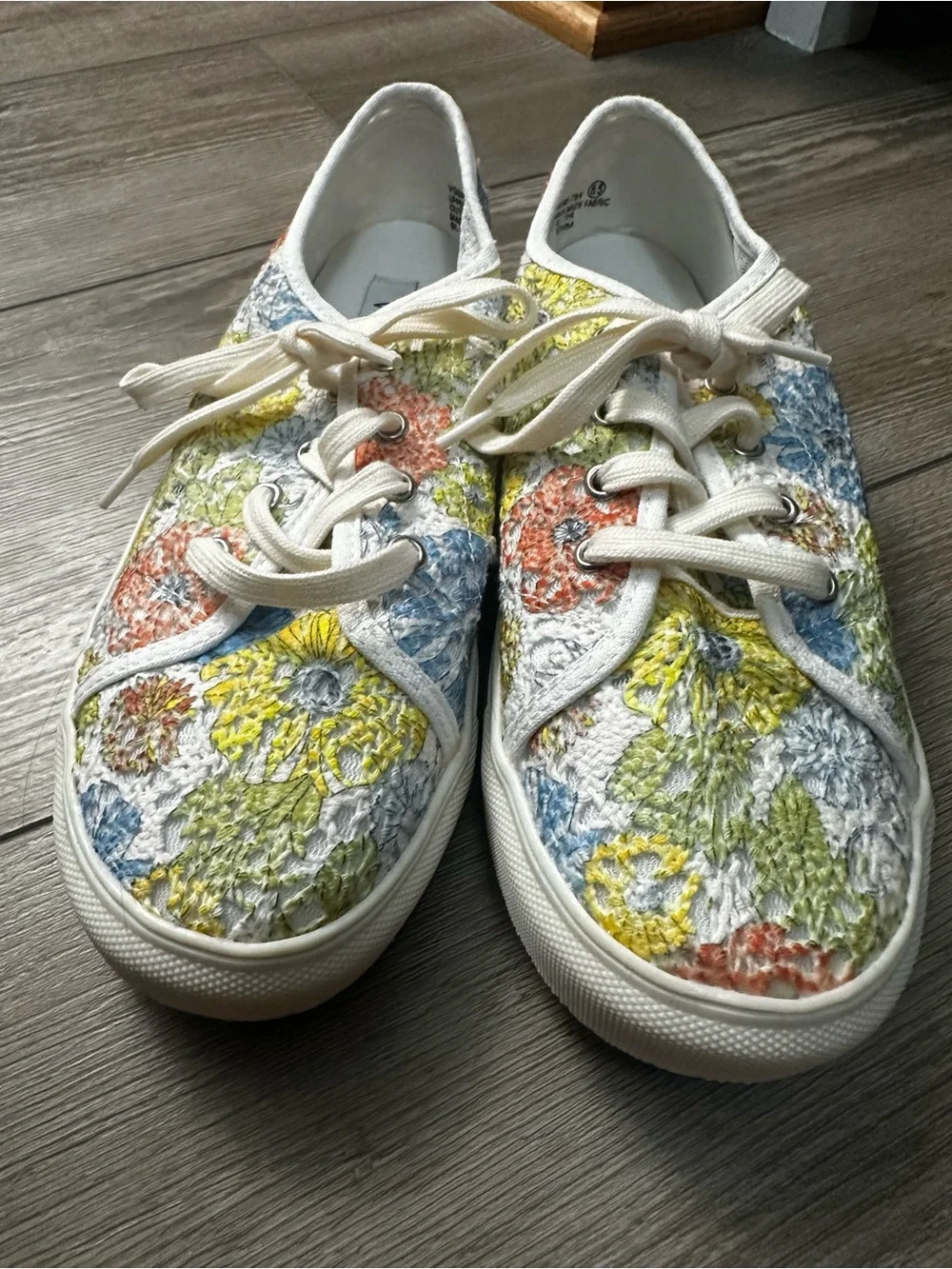 Floral Lace Knit Low-Top Sneakers